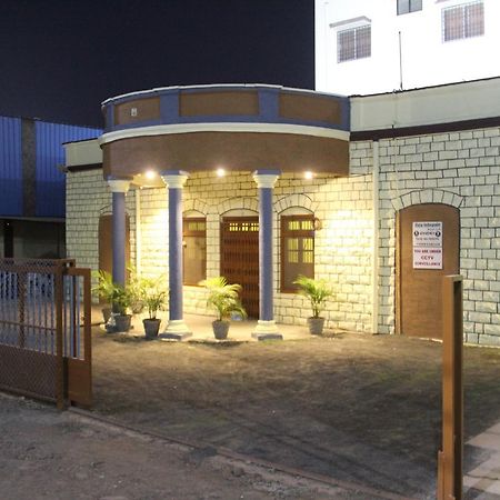 Yuvraj Lodge Osmanabad Luaran gambar