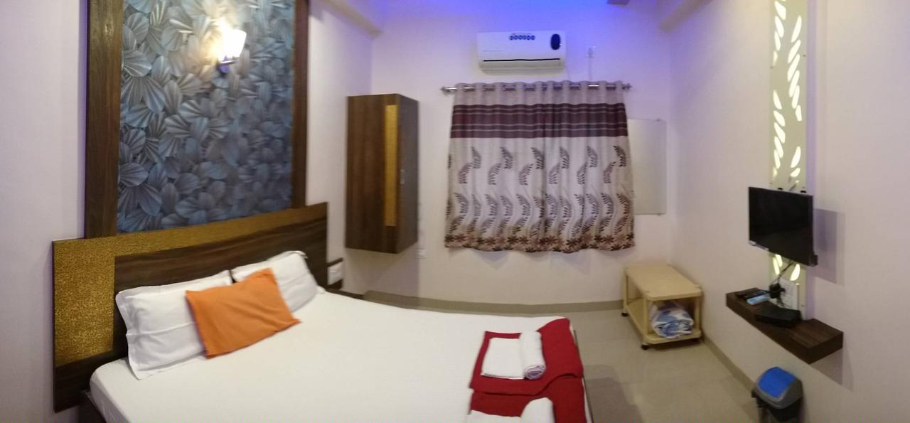 Yuvraj Lodge Osmanabad Luaran gambar