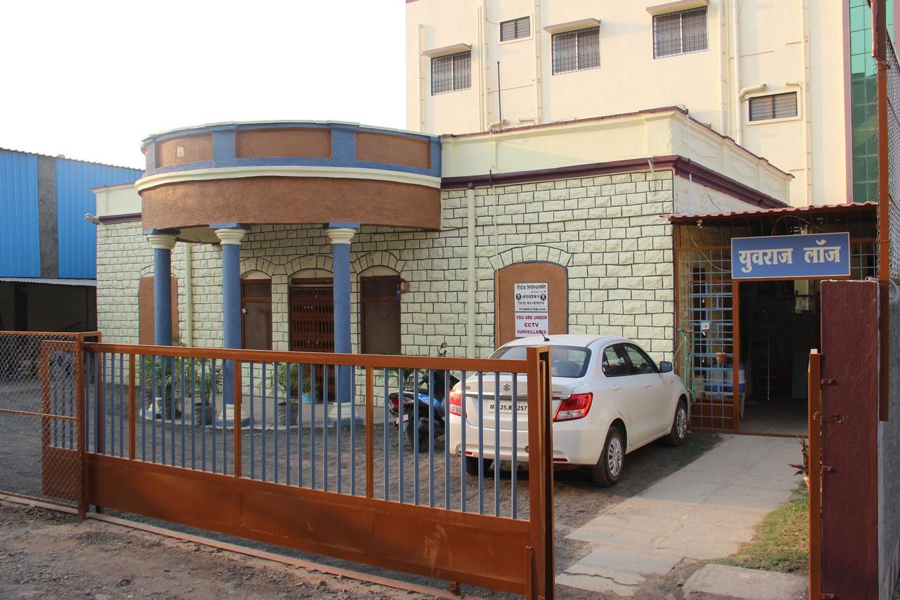 Yuvraj Lodge Osmanabad Luaran gambar
