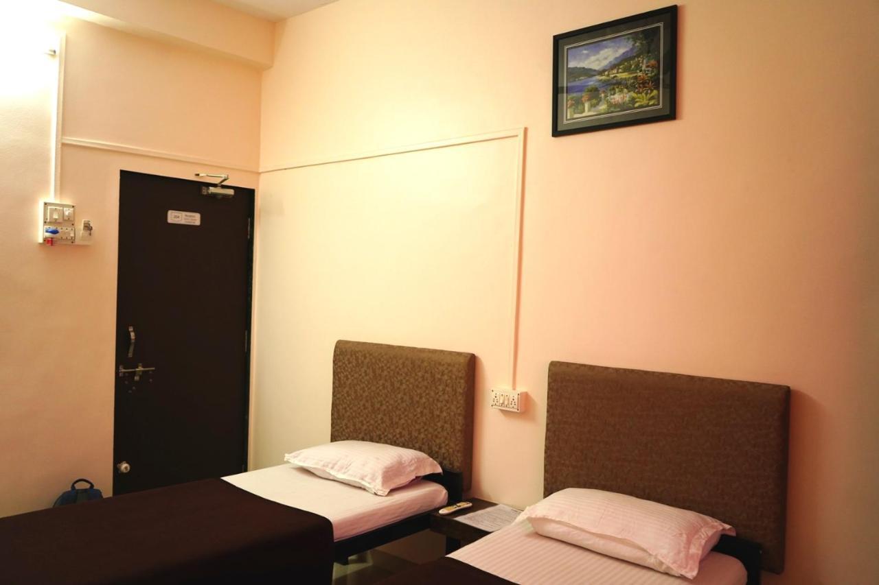 Yuvraj Lodge Osmanabad Luaran gambar